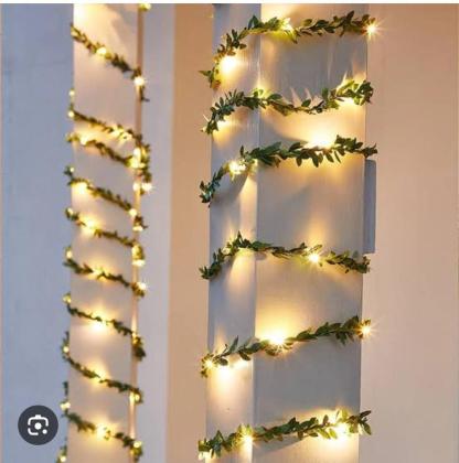 فرع شجر مضئ اوركيد