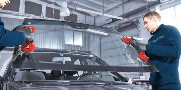Cracked Auto Glass in Abu Dhabi? Secure Fast Replacement Today