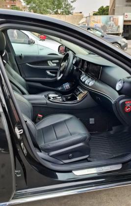 إيجار أفخم طرازات مرسيدس E200 بالسائق لجميع المناسبات الخاصة.