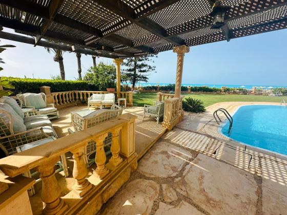 Castle For Sale In Marina 5 - قصر للبيع في مارينا 5 (E5709)