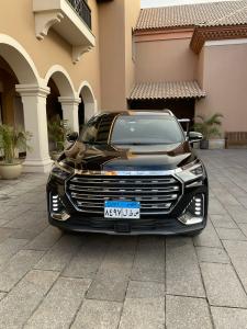 إيجار جيتور X90 بالسائق الملتزم: التزام بالمواعيد والجو