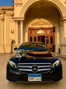 إيجار مرسيدس E200 بالسائق بأسعار تنافسية وخدمة VIP.