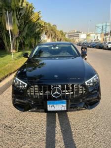 ايجار مرسيدس E200 الأنيقة: راحة رجال الأعمال والرحلات ال
