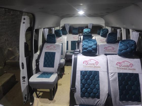 إيجار تويوتا هايس بالسائق: سائقون ذوو خبرة ودراية تامة بالطرق.