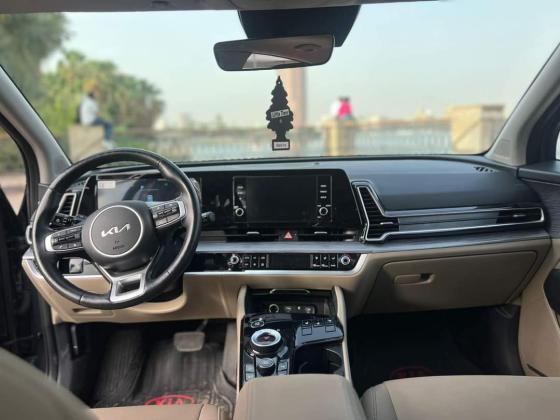 احجز سيارة الدفع الرباعي للمغامرات الخفيفة: كيا سبورتاج جاهزة بالسائق.