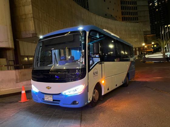 أتوبيس 33 راكب للإيجار اليومي - نقل مريح وآمن
