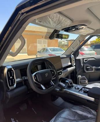 إيجار جيتور T2 بالسائق لرحلات العائلات: مساحة وسلامة وخدمة شخصية.