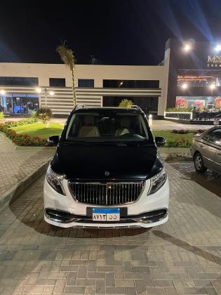 إيجار مرسيدس V250 بالسائق بأقوى عروض الخصومات للمجموعات السياحية.