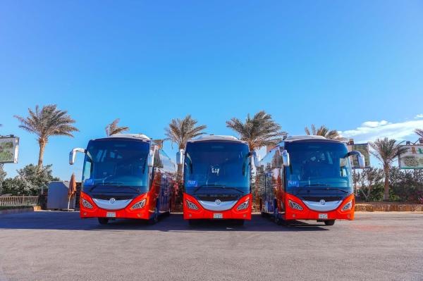 ايجار اتوبيس سياحي مرسيدس 50 راكب للمجموعات | ليموزين المطار وخدمات الشركات