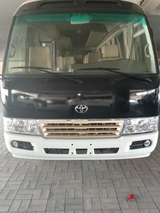 ايجار ميني باص تويوتا كوستر 30 راكب للسفر والرحالات