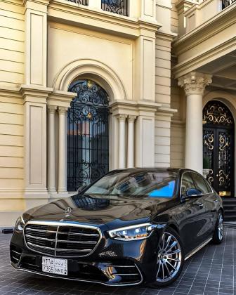 للرفاهية فقط! إيجار مرسيدس فئة S بالسائق في القاهرة – خدمة VIP خاصة