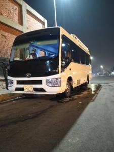 إيجار تويوتا كوستر لرحلات شتاء لا تُنسى في كل المحافظا