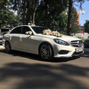 إيجار سيارات مرسيدس فاخرة لحفلات الزفاف والمناسبات