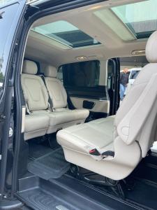 إيجار مرسيدس فيانو بالسائق... احجز سيارتك الآن واستمتع