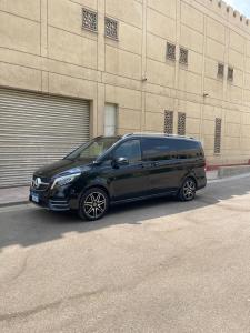 إيجار مرسيدس V-Class 2024 بالسائق | خدمة ليموزين VIP للمطار وا�