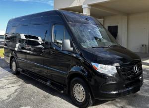 إيجار مرسيدس سبرنتر بالسائق لاستقبال المجموعات السياح