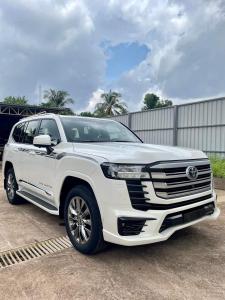 ايجار تويوتا لاندكروزر بالسائق لجولات كبار الزوار الف