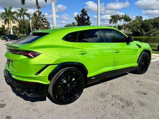 Slightly USED 2024 Lamborghini Urus S AWD Full options