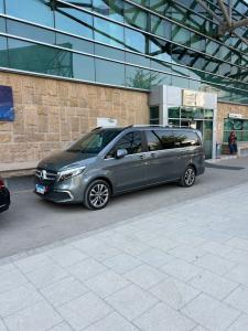 تأجير مرسيدس V-Class 2025.. أفخم فان سياحي في مصر!