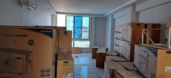 عدد 2 محل تجاري تحت برج فندقي امام بوابه مراسي3 مساحة 190 متر ، متر 210 للإيجار مليون سنويا  وللبيع 160،000 للمتر.