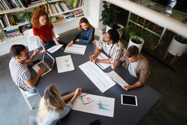 Freelance Graphic Designer Dubai